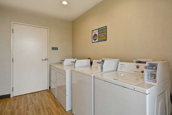  - Home2 Suites by Hilton Baylor Dallas - I-345, Exits 284C & 285