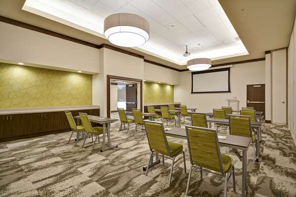  - Home2 Suites by Hilton Baylor Dallas - I-345, Exits 284C & 285