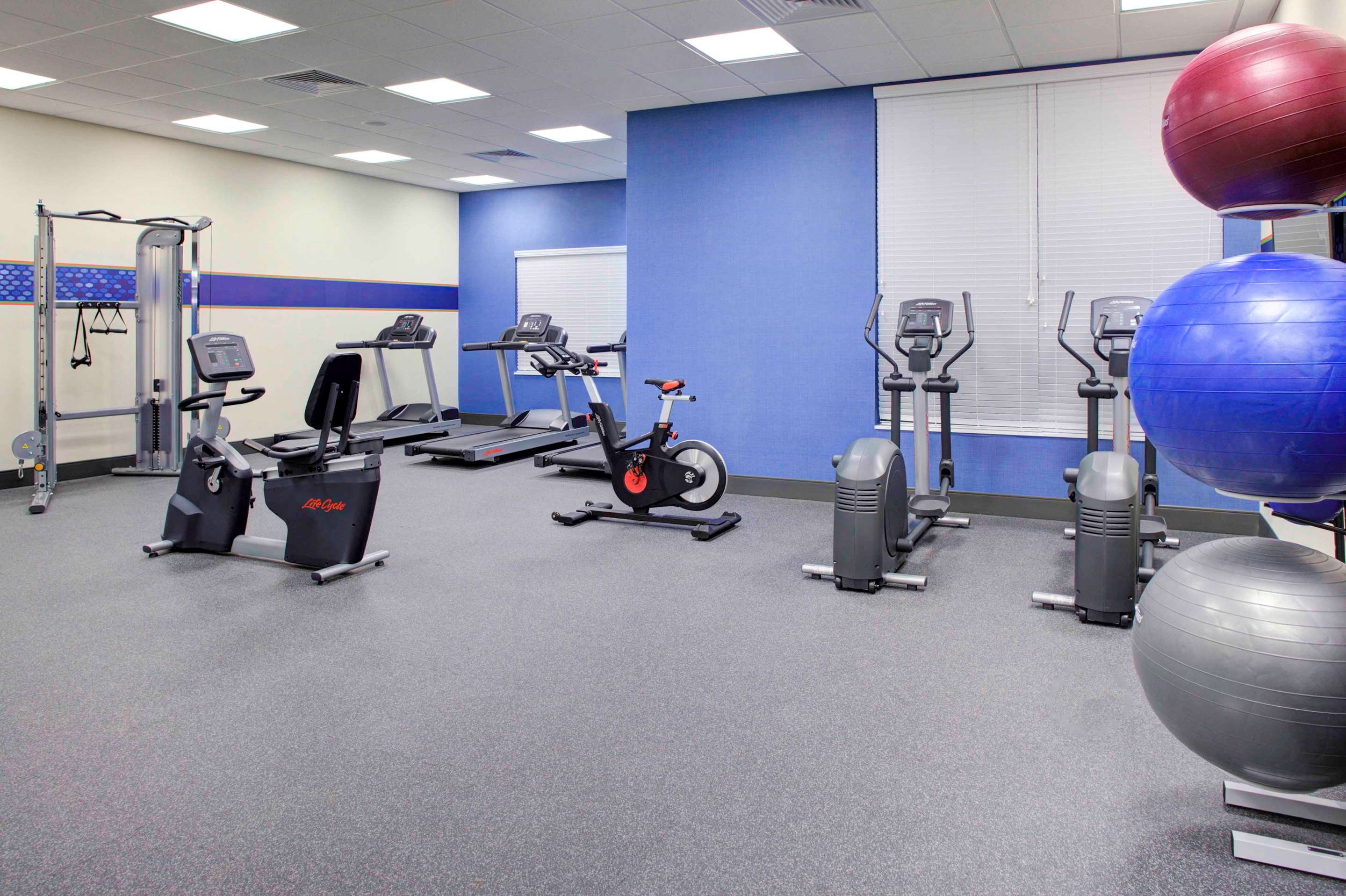 Health club fitness center gym | Hampton Inn & Suites Flagstaff East