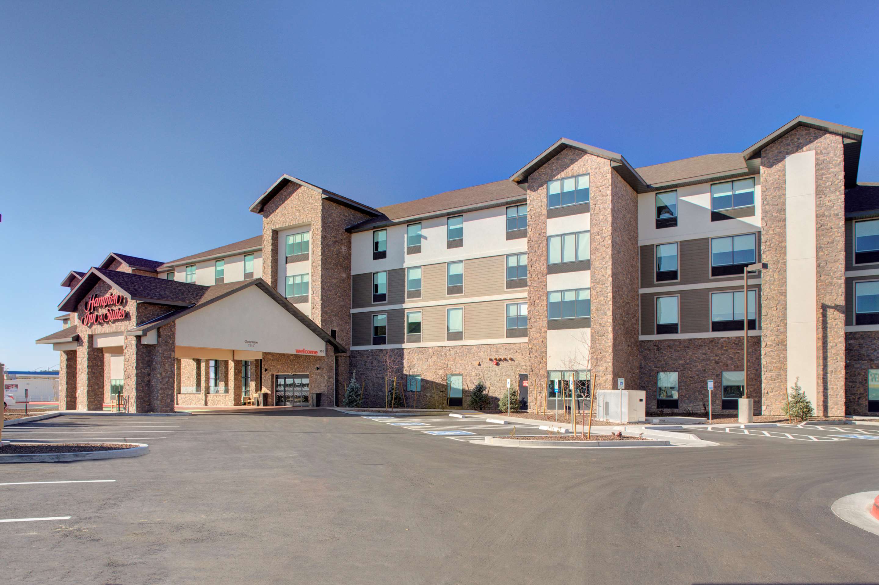 Exterior | Hampton Inn & Suites Flagstaff East