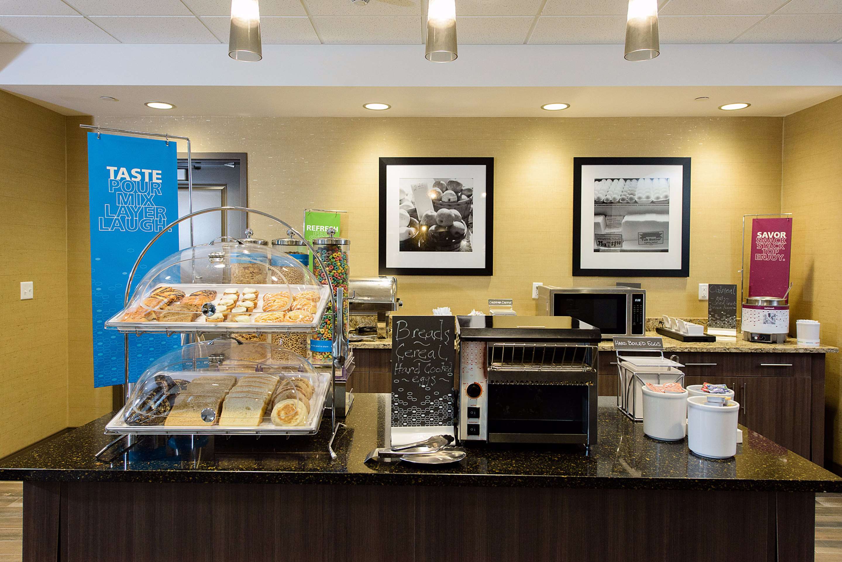 Breakfast Area | Hampton Inn Superior Duluth, Wi