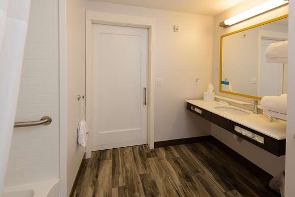  - Hampton Inn Superior Duluth