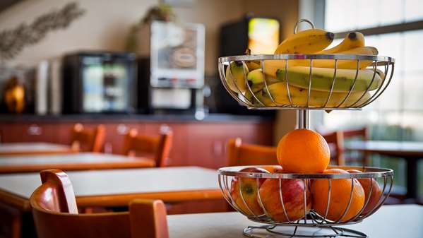 Amenities - Best Western Airport Inn Moline - I-74, Exit 4A