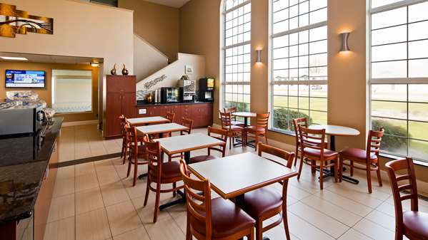 Amenities - Best Western Airport Inn Moline - I-74, Exit 4A