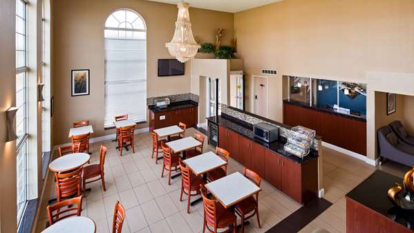 Amenities - Best Western Airport Inn Moline - I-74, Exit 4A