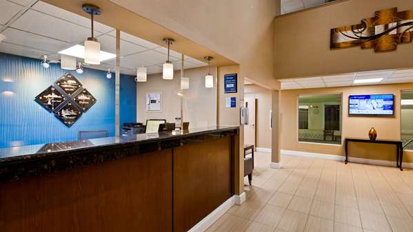  - Best Western Airport Inn Moline - I-74, Exit 4A