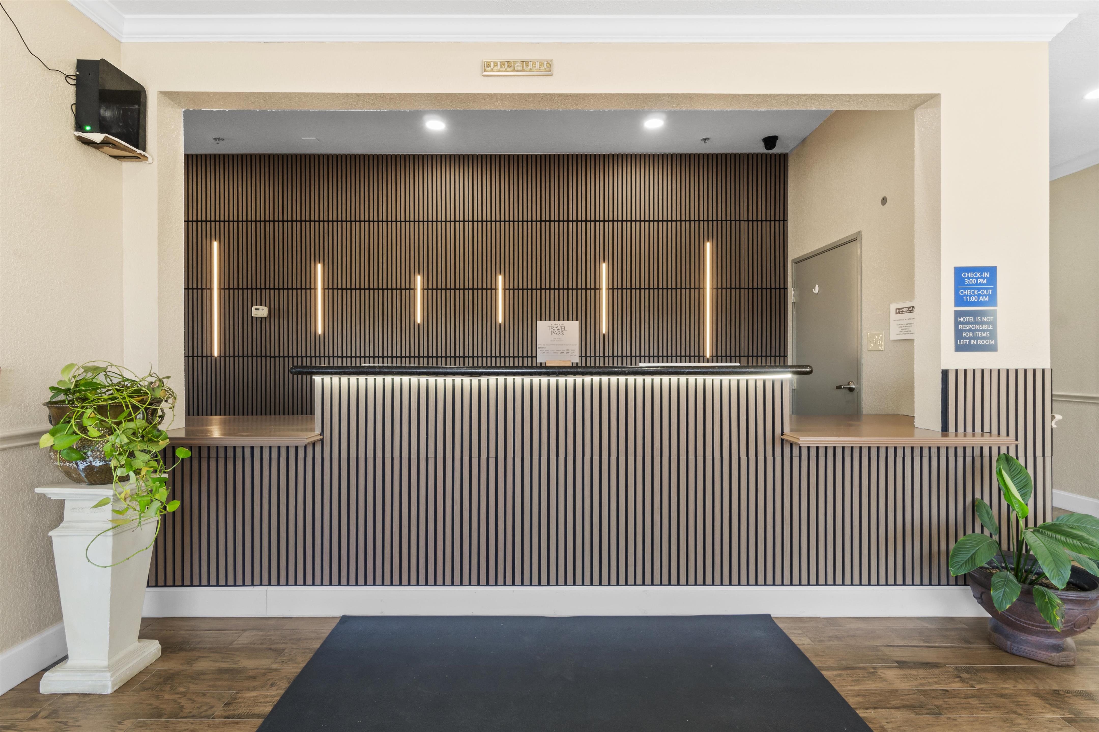 Front Desk | Americas Best Value Inn & Suites Livingston