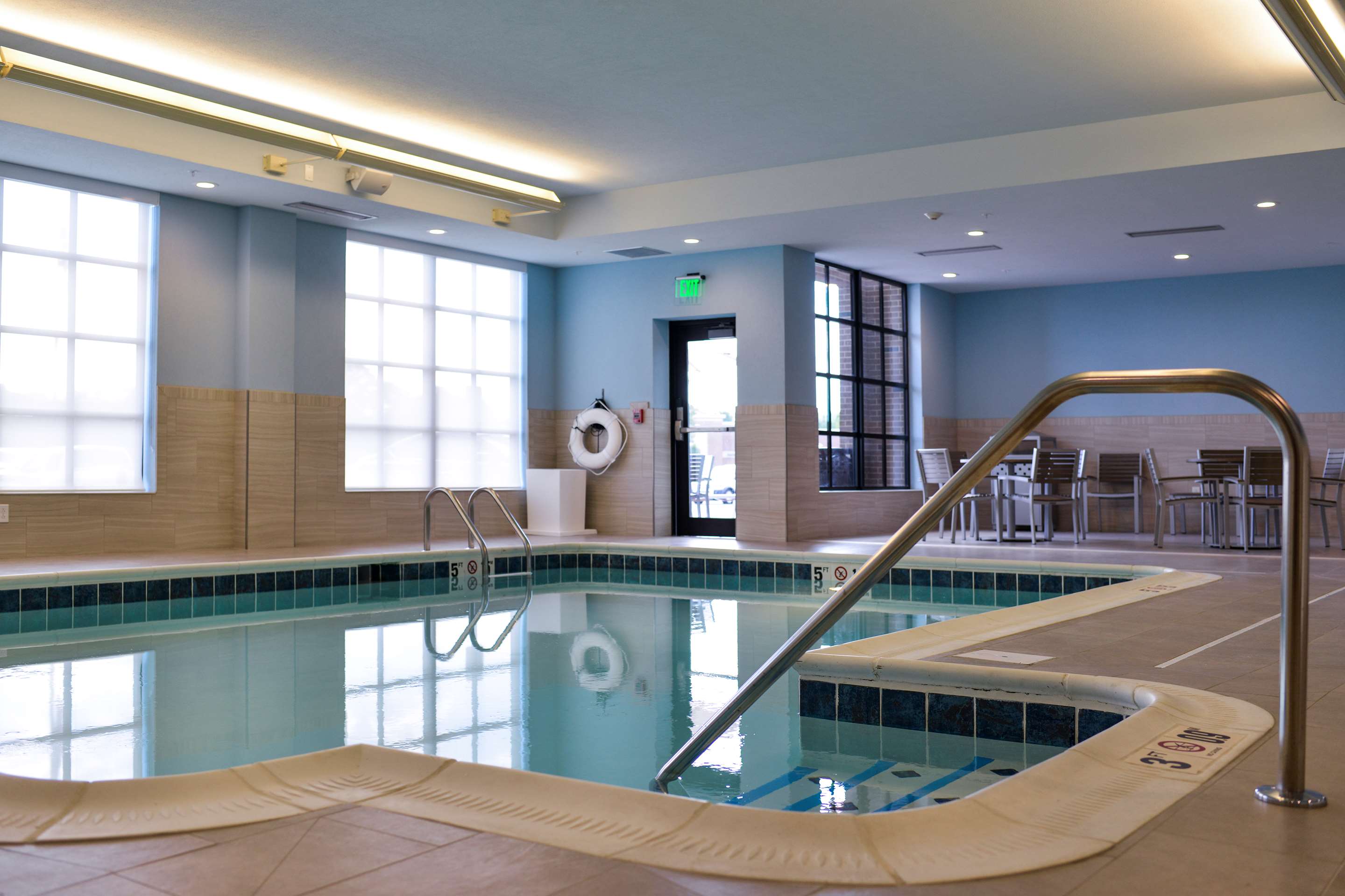 Pool | Hilton Garden Inn Louisville Mall of St. Matthews