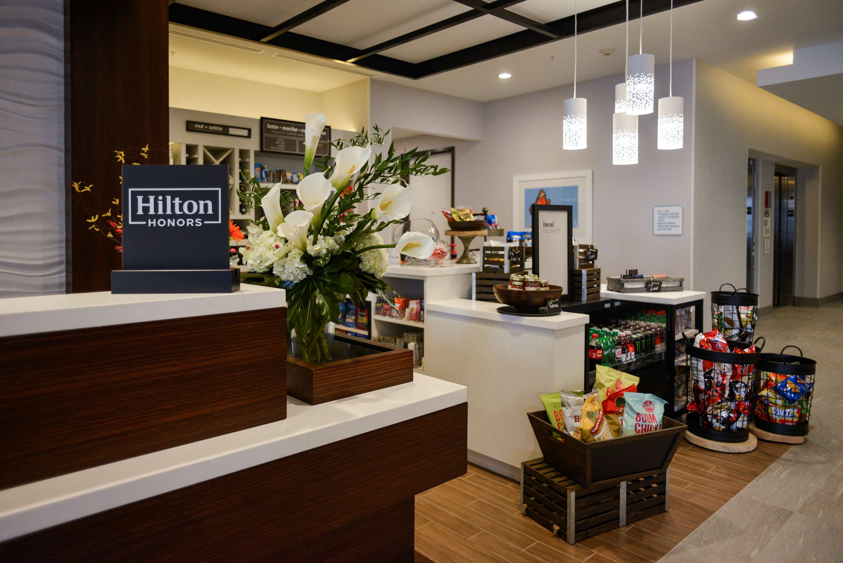 Restaurant | Hilton Garden Inn Louisville Mall of St. Matthews