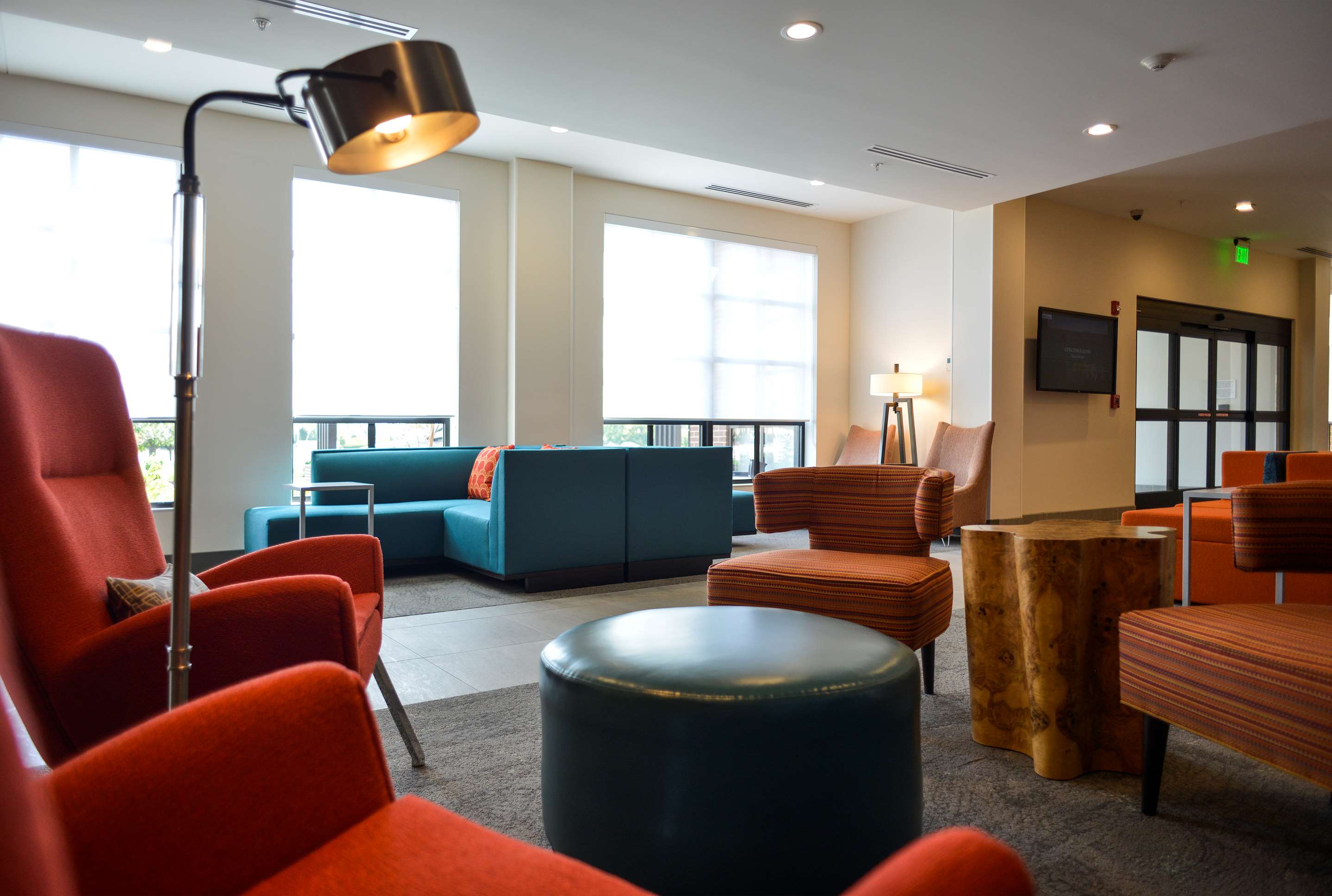 Lobby | Hilton Garden Inn Louisville Mall of St. Matthews