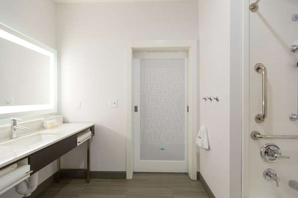  - Hampton Inn & Suites Stroud