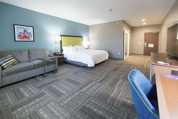  - Hampton Inn & Suites Stroud