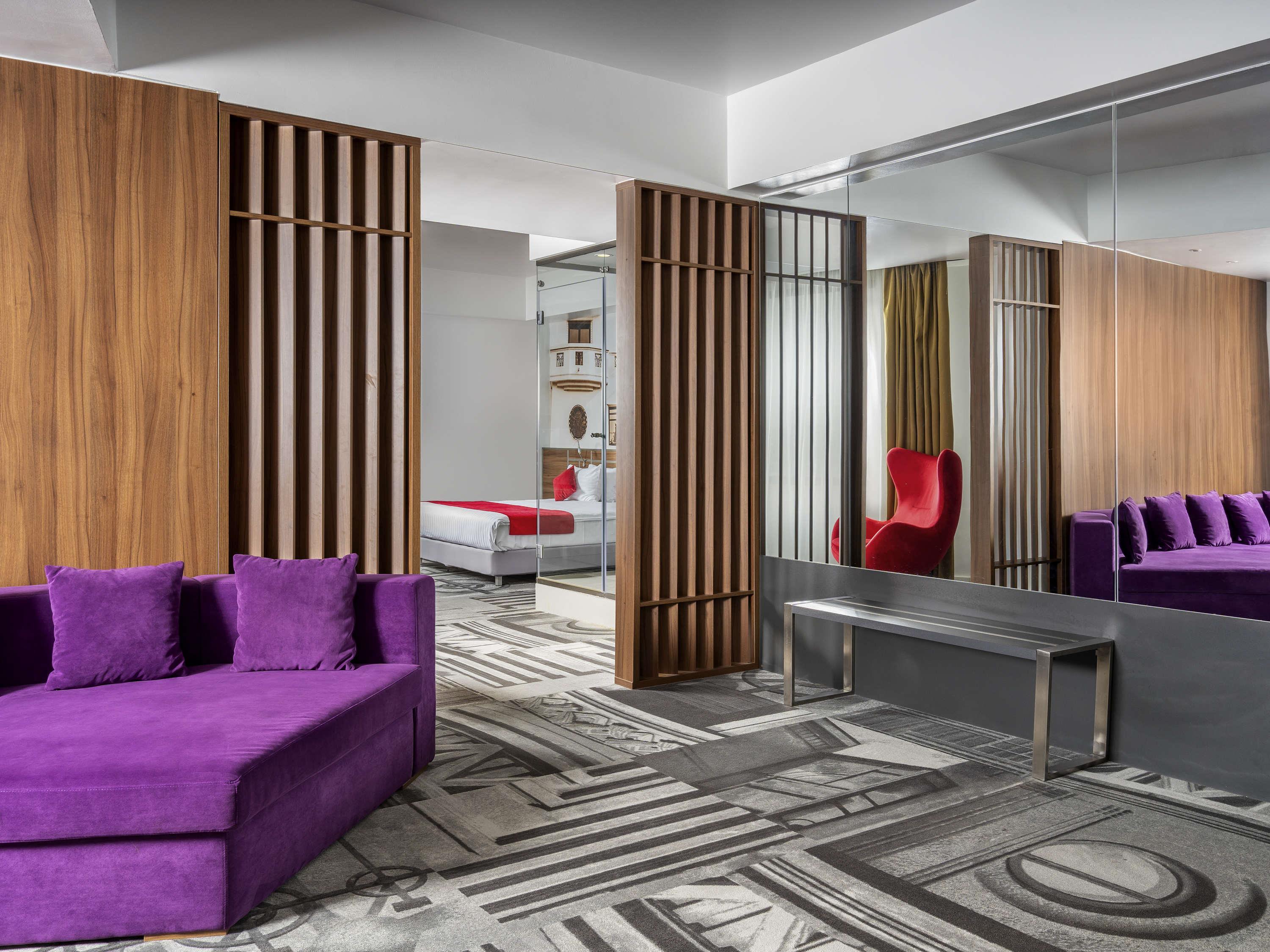 MERCURE BUCHAREST UNIRII Room Type - Privilege Suite with 1 Double Bed and sofa