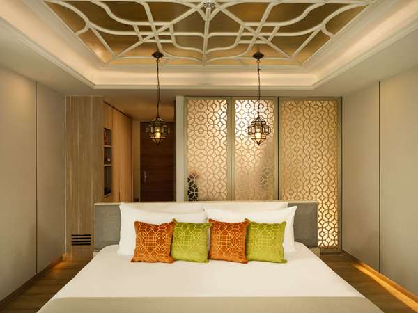 DELUXE SUITE WITH WHIRLPOOL BATH, MOUNTAIN VIEW, 1 KING BED