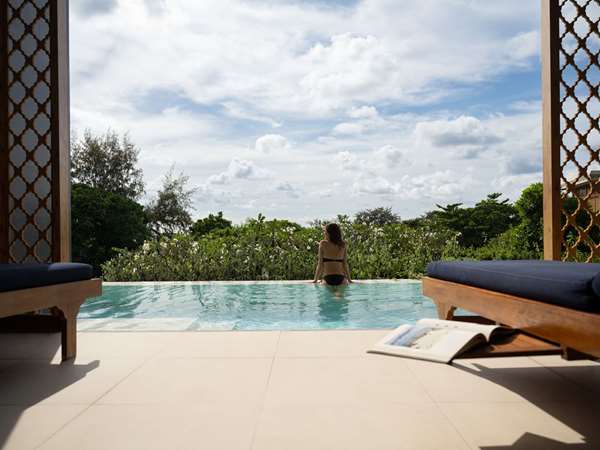 Deluxe Suite Pool Access, Sea View, 1 King Bed