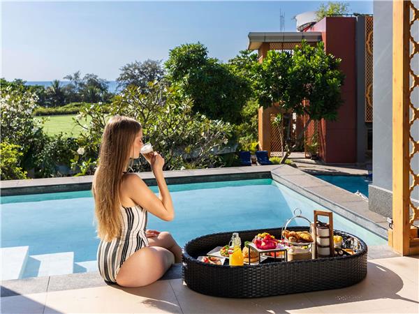 Deluxe Suite Pool Access, Sea View, 1 King Bed
