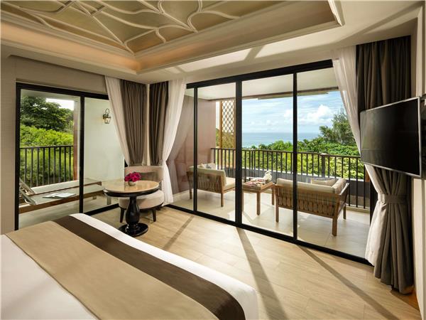 DELUXE SUITE WITH WHIRLPOOL BATH, SEA VIEW, 1 KING BED