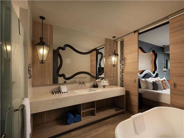 Premier Room, Sea View, 1 King Bed, Balcony