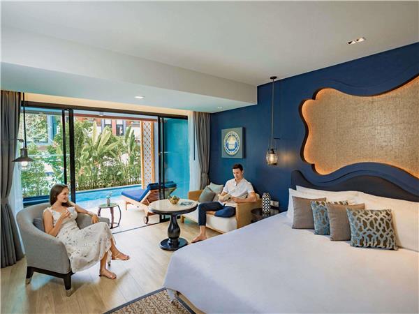 Deluxe Suite Pool Access, Garden View, 1 King Bed