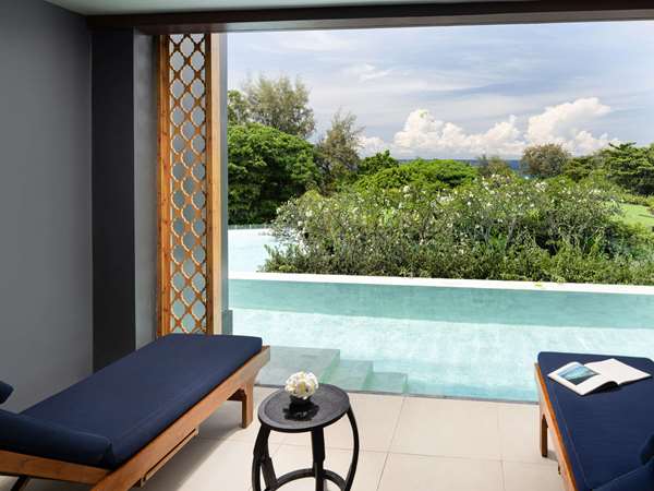 Deluxe Suite Pool Access, Sea View, 1 King Bed