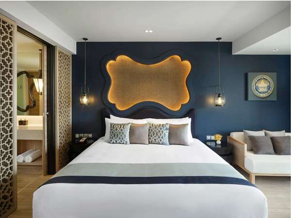 Deluxe Suite Pool Access, Sea View, 1 King Bed