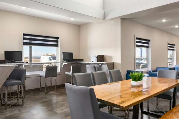 Conference Area - Days Inn Balzac