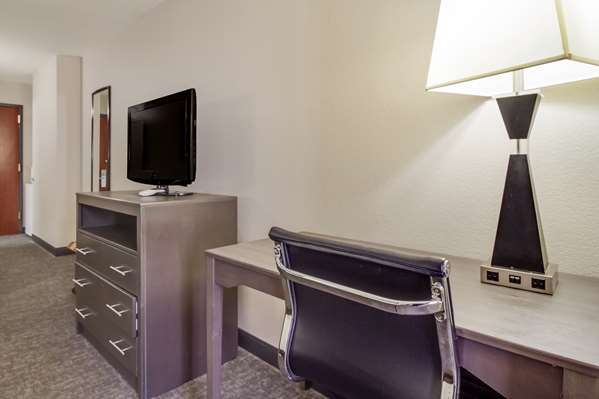  - Surestay Plus Hotel by Best Western Houston Medical Center