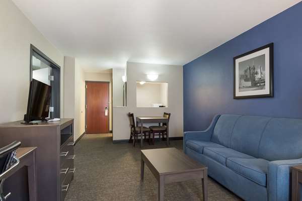 Suite - Surestay Plus Hotel by Best Western Houston Medical Center