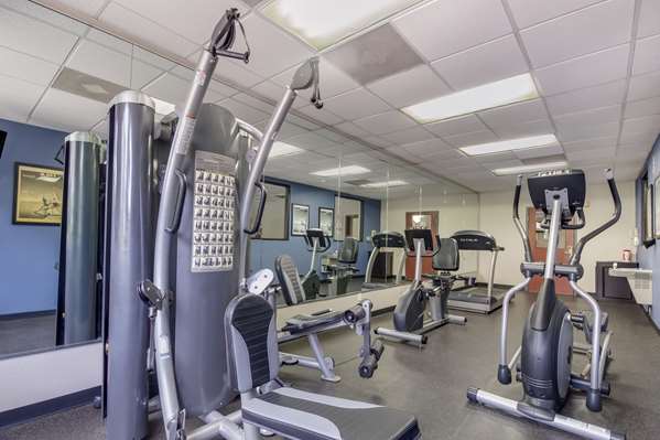 Fitness/ Exercise Room - Surestay Plus Hotel by Best Western Houston Medical Center