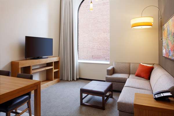 Suite - Hyatt Place Hotel Downtown Knoxville - I-40, Exit 388