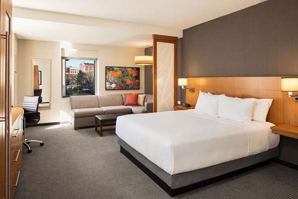  - Hyatt Place Hotel Downtown Knoxville - I-40, Exit 388