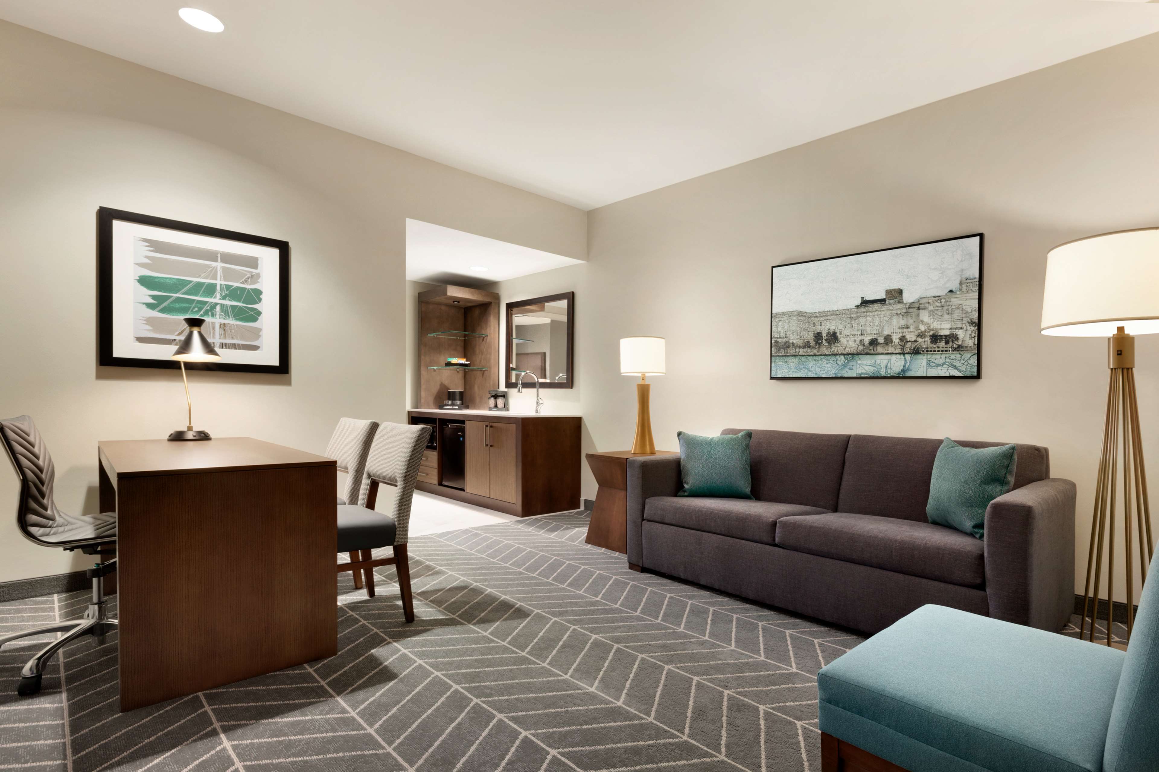 Embassy Suites by Hilton Wilmington Riverfront Room Type - 2QN STE HEARING ACC-RIVER