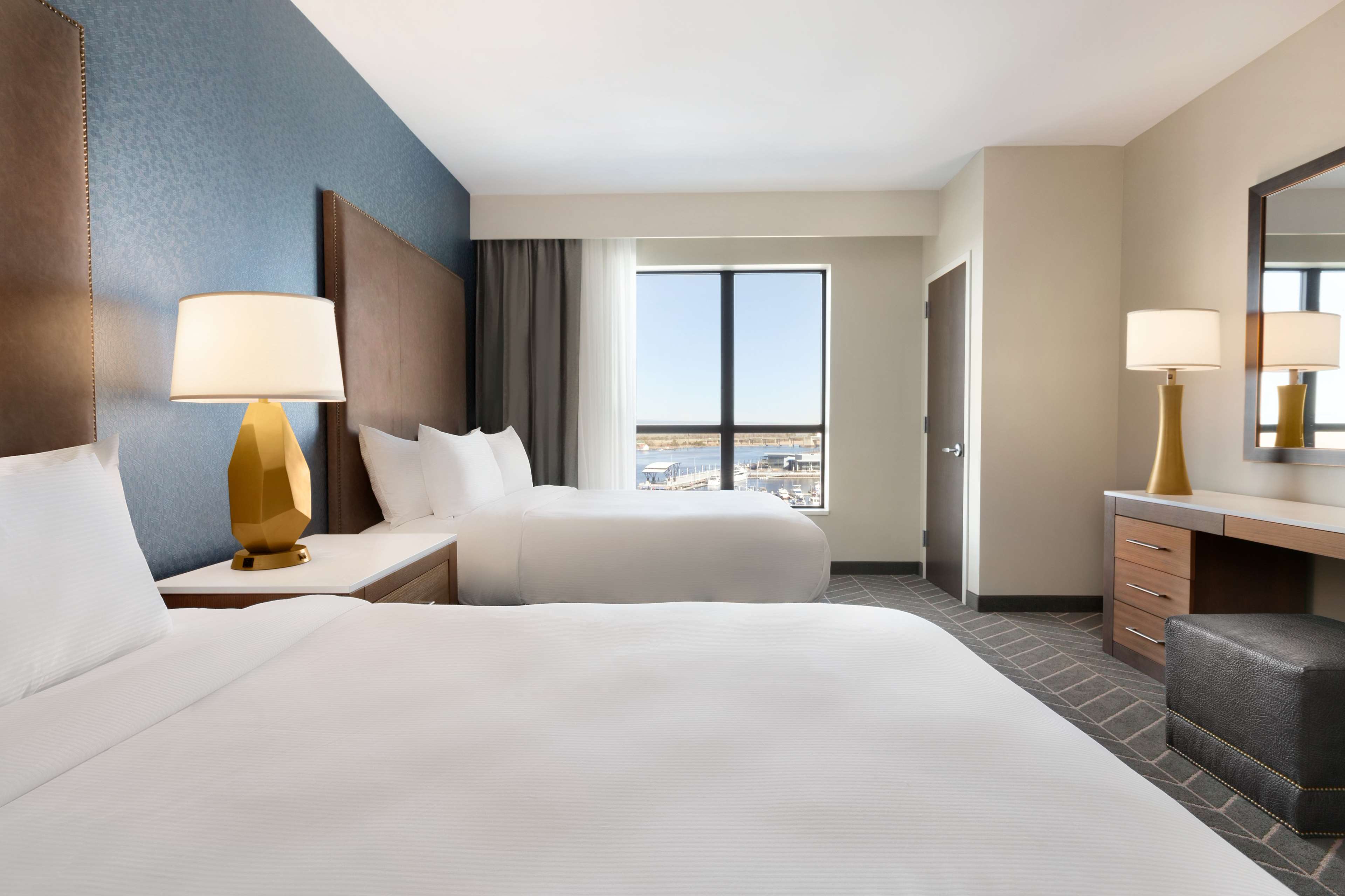 Embassy Suites by Hilton Wilmington Riverfront Room Type - 2 QUEEN BED STE-RIVERVIEW