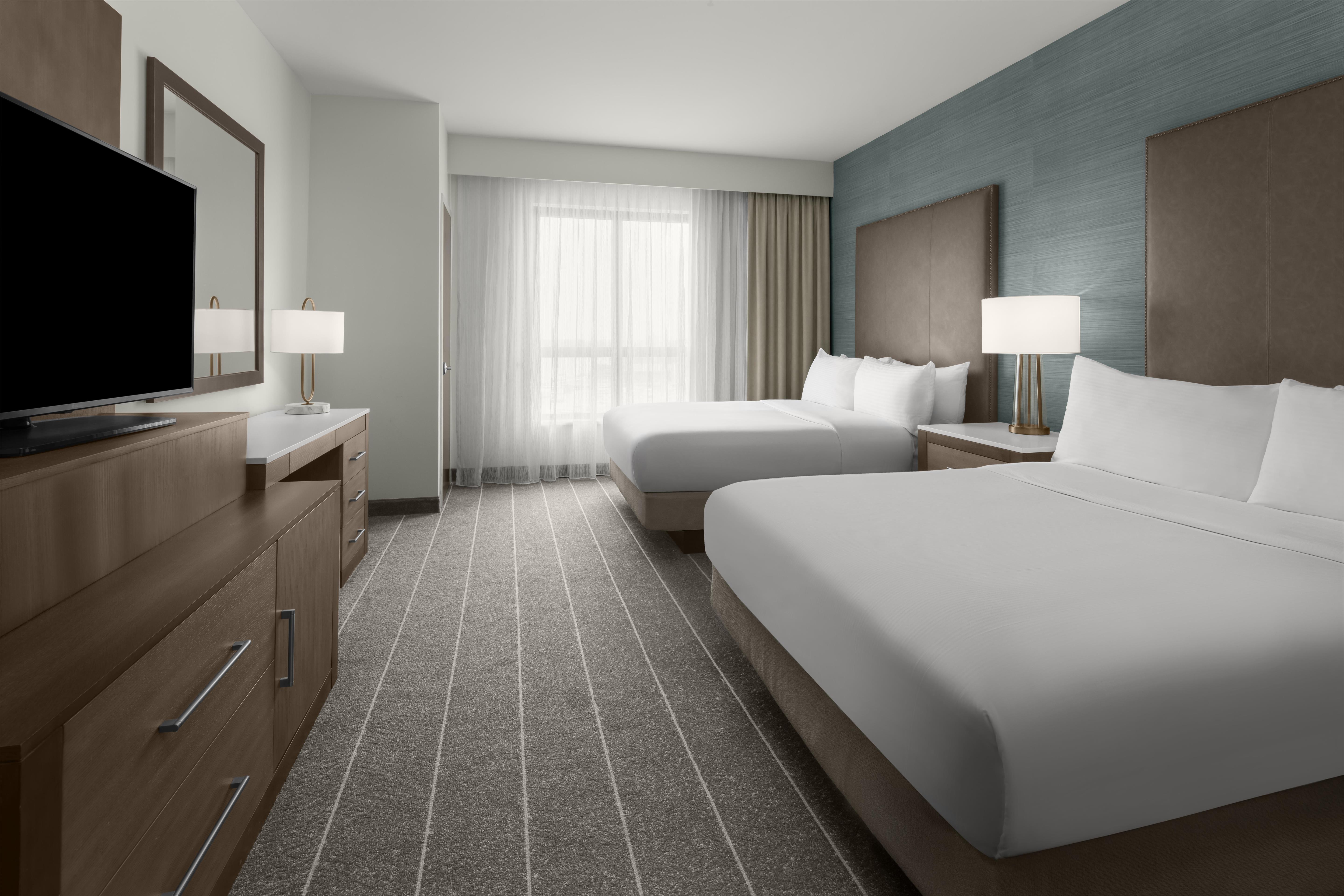 Embassy Suites by Hilton Wilmington Riverfront Room Type - 2QN 2RM SUITE HEAR ACCESS