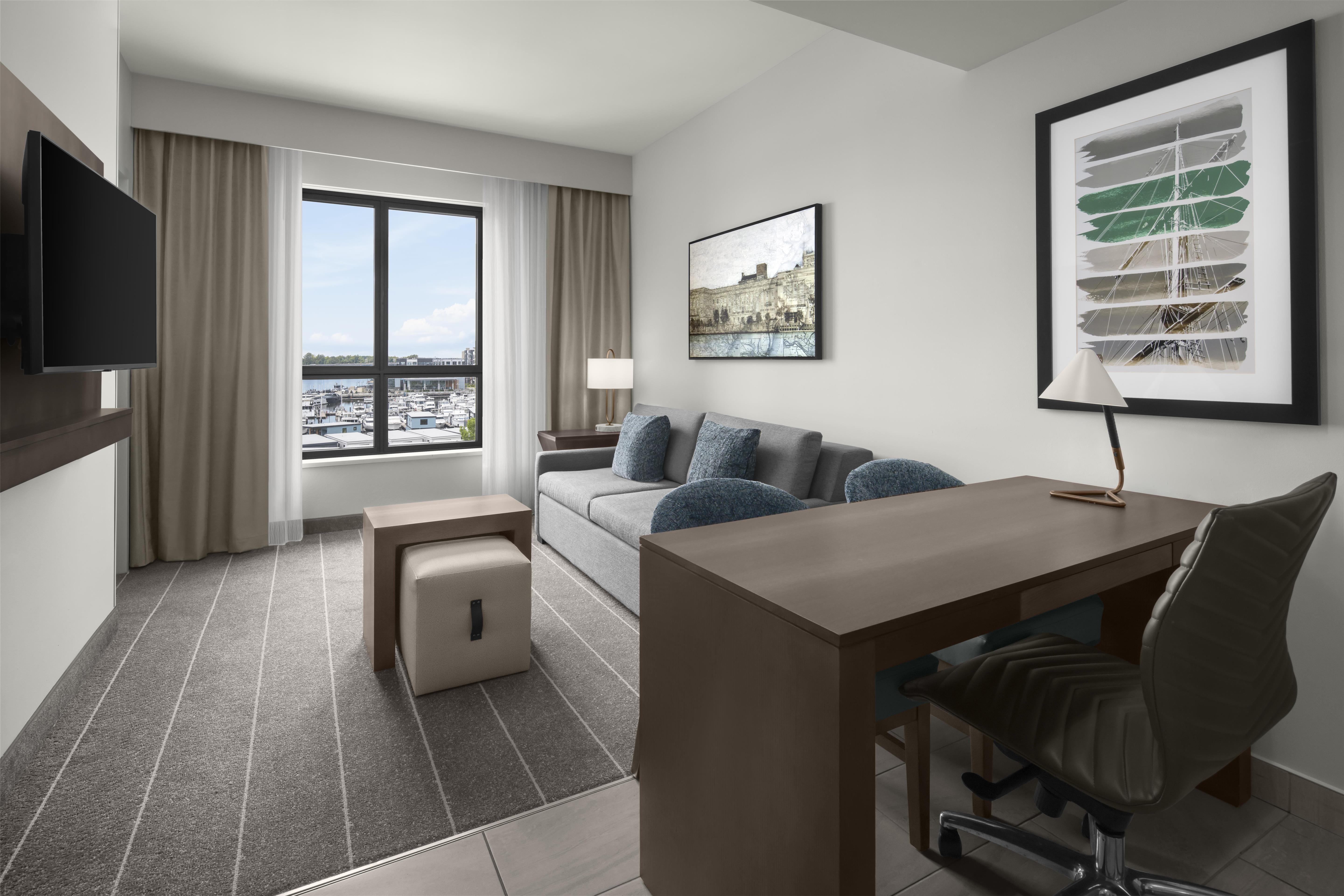 Embassy Suites by Hilton Wilmington Riverfront Room Type - 1 KG BED 2 RM STE RIVER
