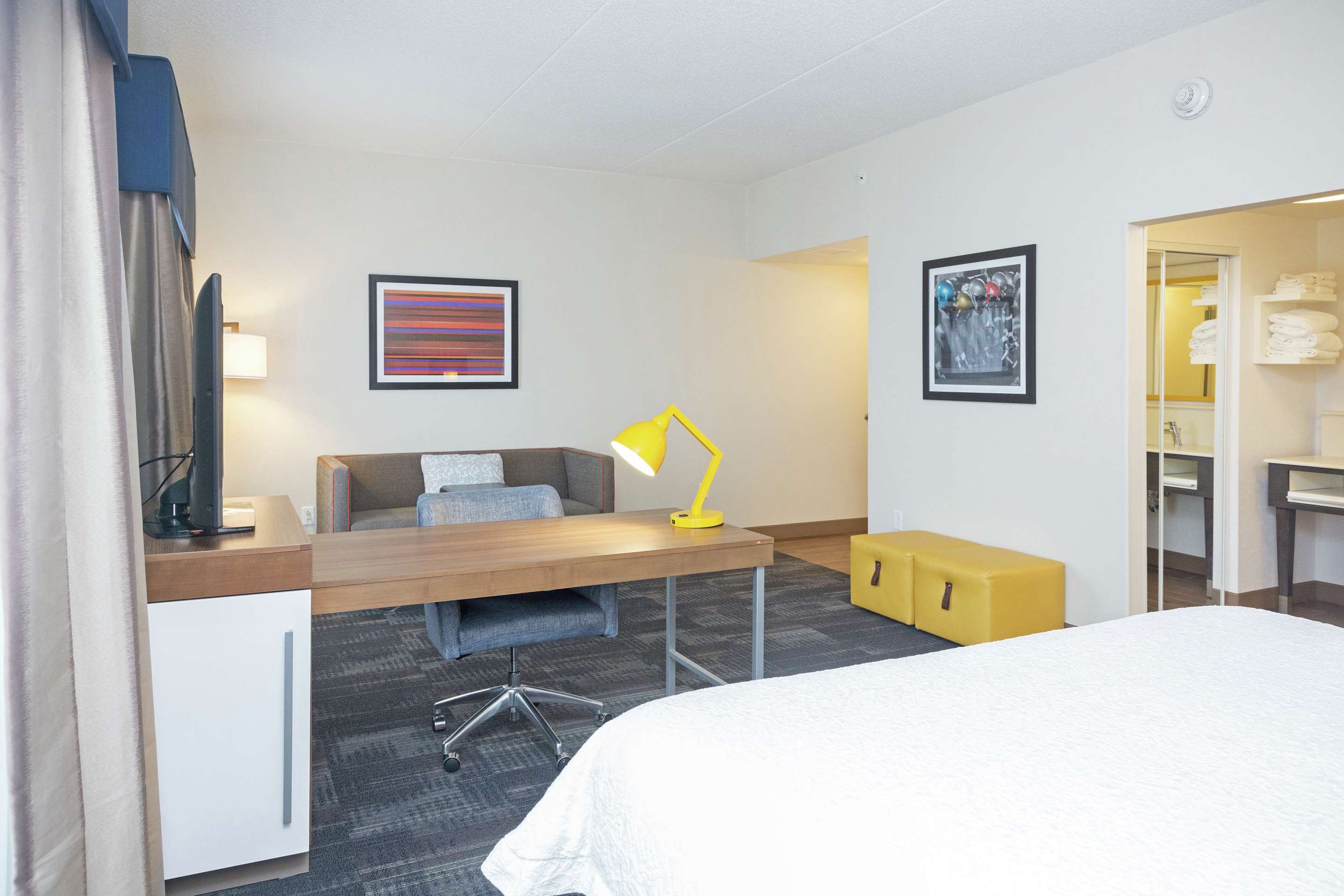Guest room