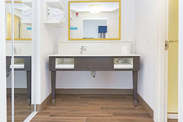  - Hampton Inn & Suites Morgantown - I-79, Exit 153