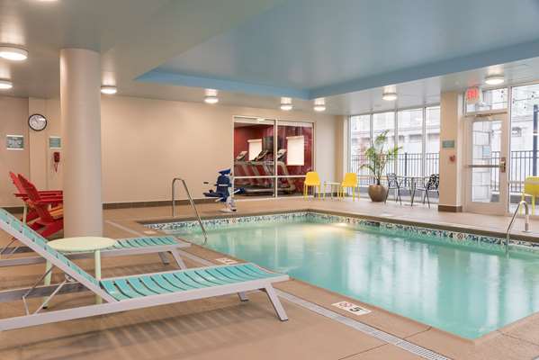 Pool - Home2 Suites by Hilton Medical District Louisville - I-65, Exit 136C