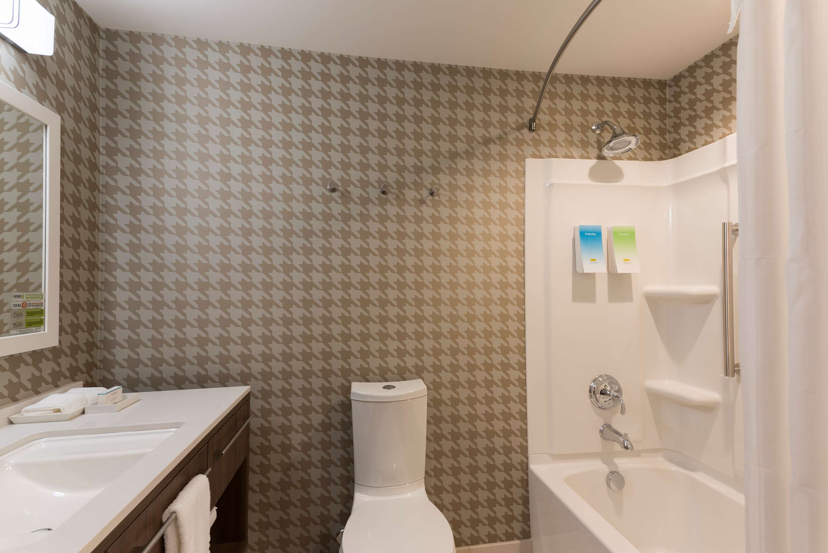 Guest room bath