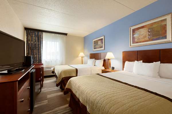  - Ramada Hotel Fargo - I-29, Exit 64