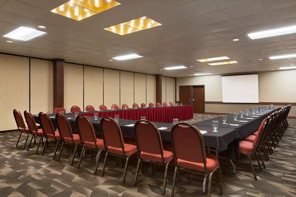  - Ramada Hotel Fargo - I-29, Exit 64