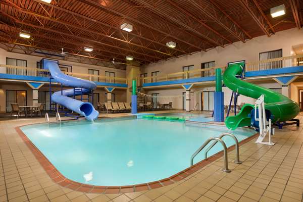 Pool - Ramada Hotel Fargo - I-29, Exit 64