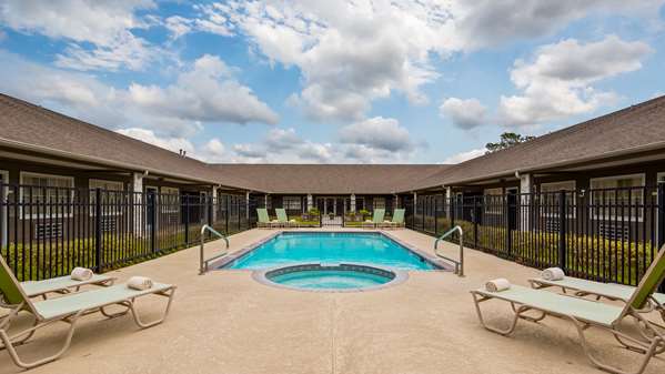 Pool - SureStay Hotel by Best Western Leesville