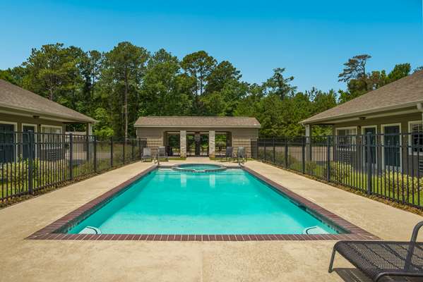 Pool - SureStay Hotel by Best Western Leesville