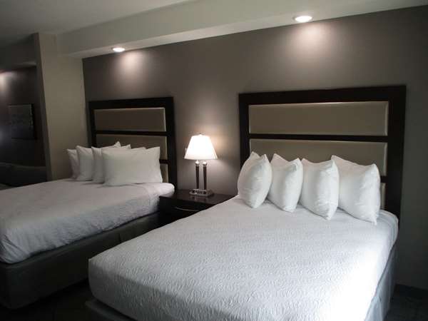 Suite - Best Western Plus McPherson Hotel