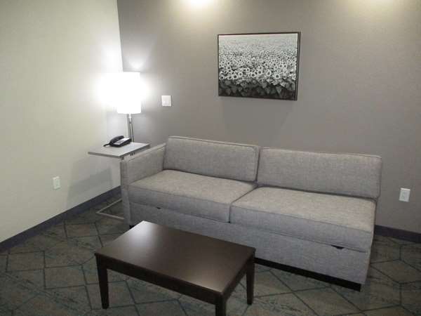 Suite - Best Western Plus McPherson Hotel