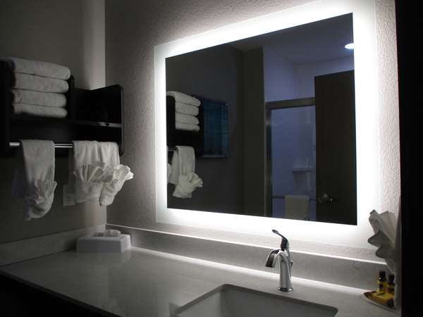 Suite - Best Western Plus McPherson Hotel