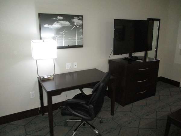 Suite - Best Western Plus McPherson Hotel