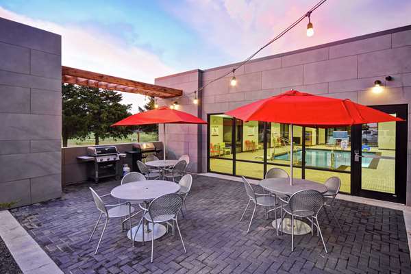 Pool - Home2 Suites by Hilton El Reno - I-40, Exit 123