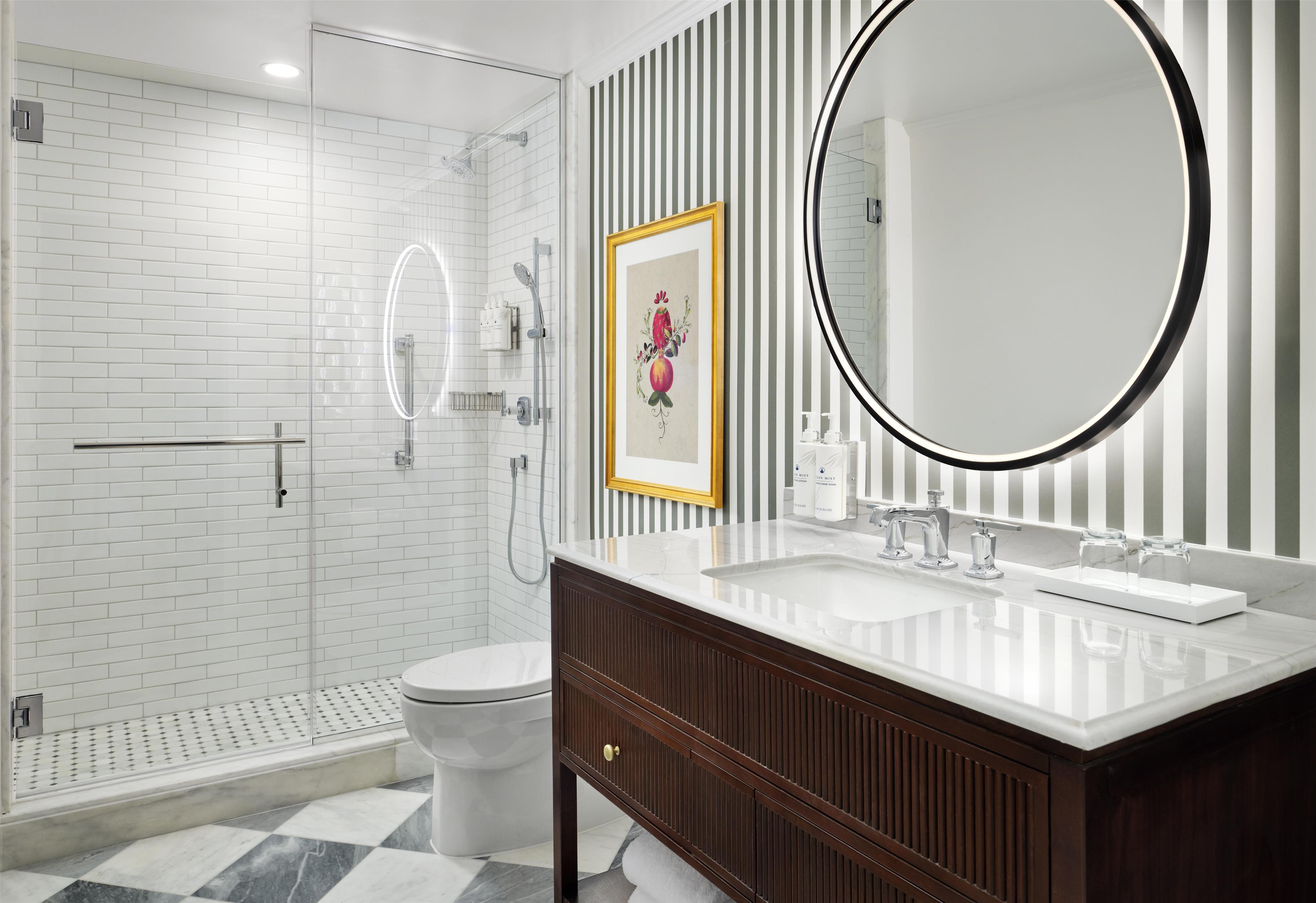 Guest room bath